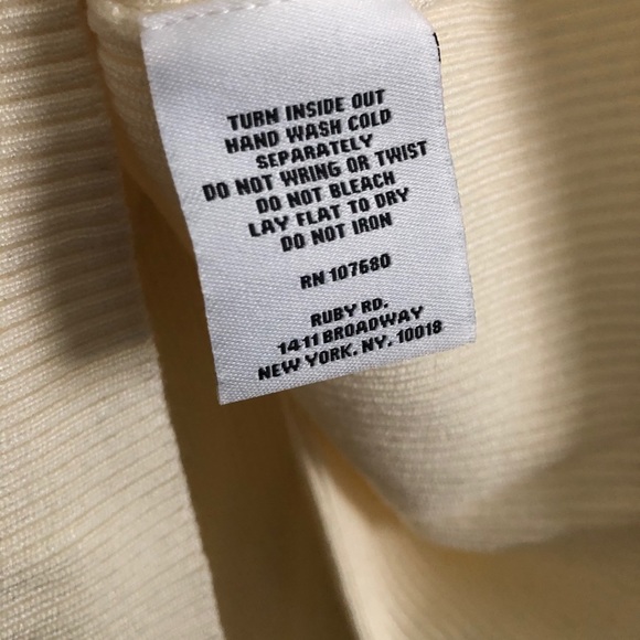 Beautiful tank top off white with beads size S - Picture 4 of 5